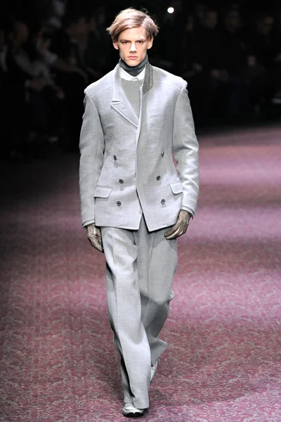 Look 2